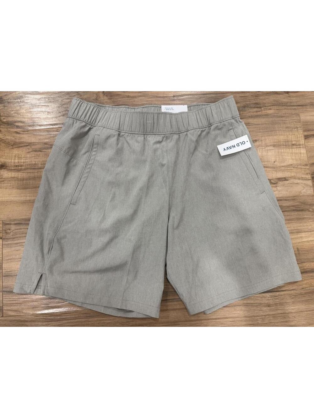 Old Navy Essential Shorts Men Small Gray 7” Inseam Quick Dry Stretch NWT